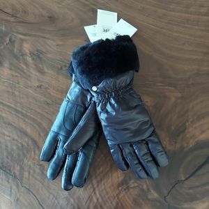 UGG gloves, NWT